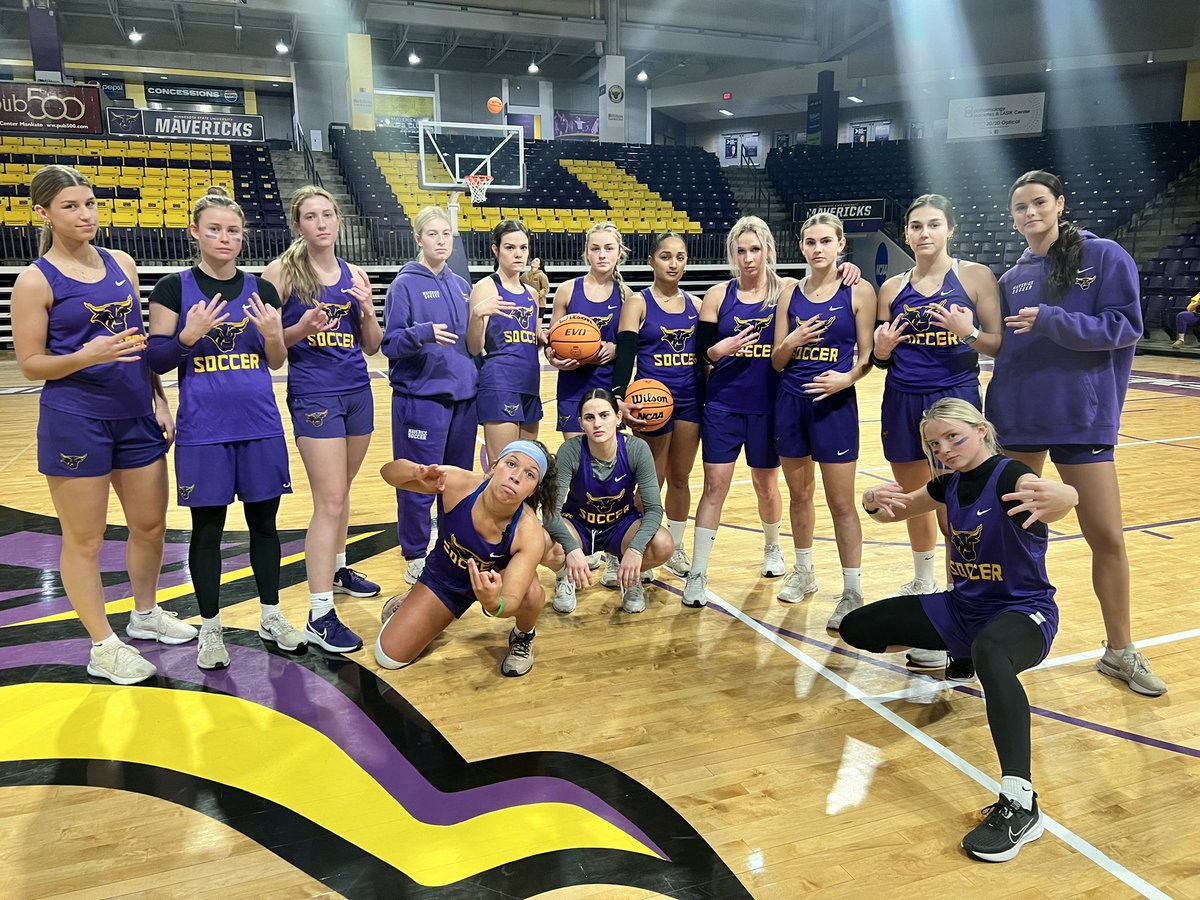 Our annual Purple/Gold spring basketball game was a success with Purple making an exhilarating 4th quarter comeback to claim the win!  

After, Gold  battled back to earn points in the free throw challenge splitting the day 1-1.