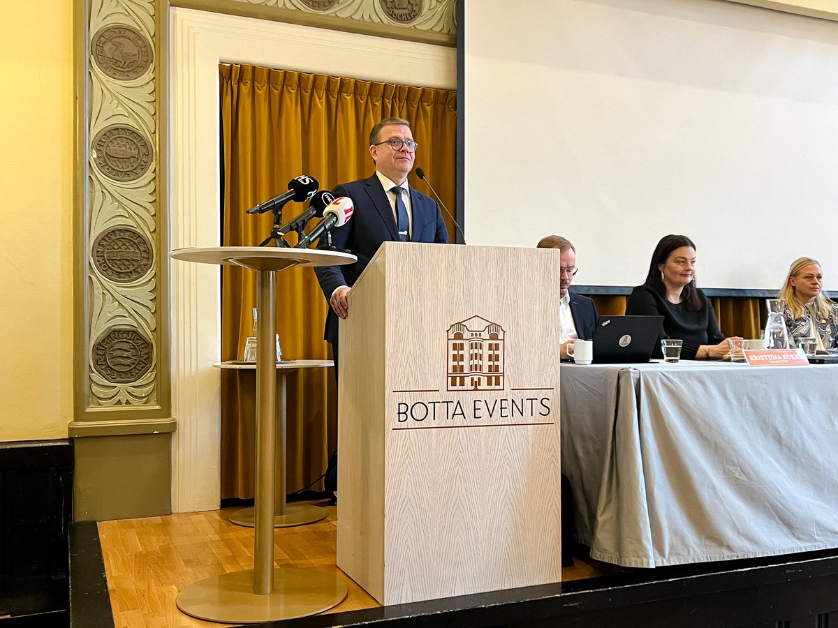 ”Tämä on ollut innostava ja yhdistävä kampanja”, <a href="/PetteriOrpo/">Petteri Orpo</a> sanoo puoluehallitukselle.

Petteri kertoo myös, että on saanut tulevalta tasavallan presidentti <a href="/alexstubb/">Alexander Stubb</a>’ilta seuraavan viestin: 

”Ilmoitan täten luopuvani Kansallisen Kokoomuksen jäsenyydestä.”

#kokoomus