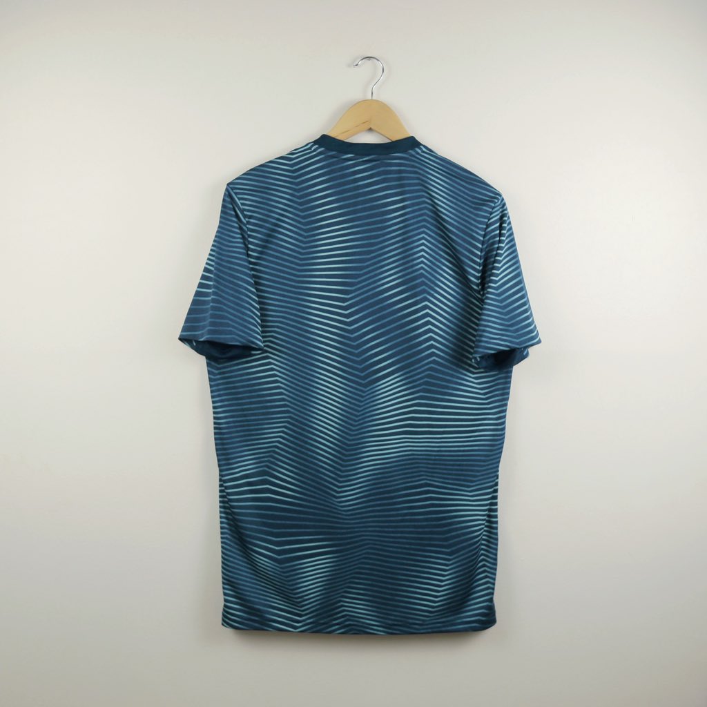 ClassicDiez's tweet photo. Argentina 2019 Prematch
Size Men M
Authentic Adidas
🇦🇷 

Location: Kew East, Melbourne
DM if you need more photos or measurements

Check out more football shirts for sell
Web: https://t.co/krtdfbRIeC
EBay: https://t.co/qbUYYMrfMq
Cheap soccer jersey in Australia https://t.co/HwNYx2E0hD