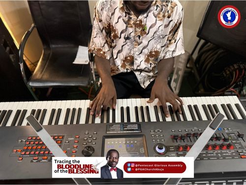 pgachurchabuja's tweet photo. We will Praise you from Everlasting to Everlasting Abba Father. You have done what no man can do.
Praise become easier when you have the best instrumentalist in the house.
#yearofbountifulblessings2024
#pgachurchabuja
#pgafamily
#CommunionService
#praise
#JesusIsLord
@Everyone https://t.co/LbhloecYPm