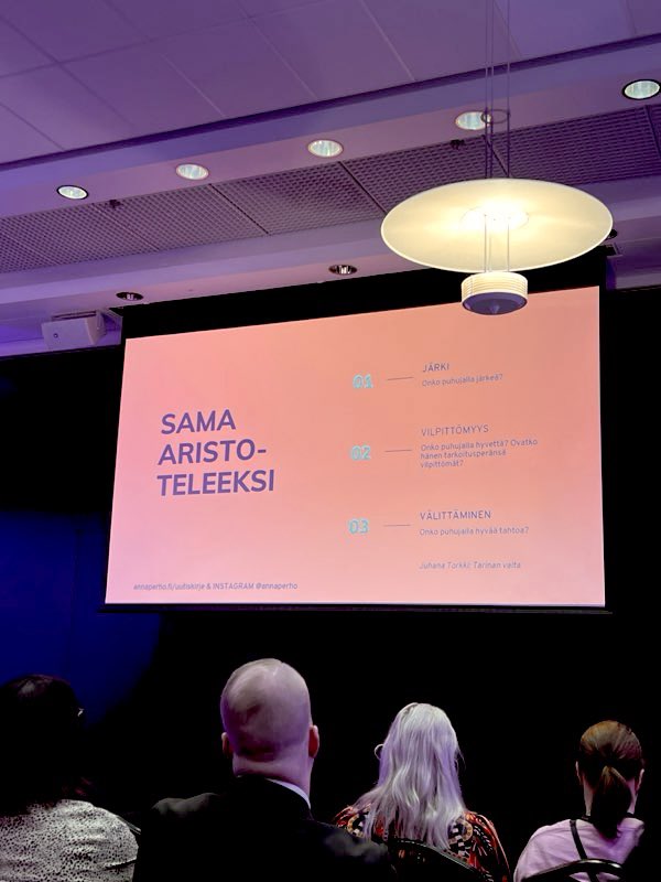 Dmagge's tweet photo. SAMA ARISTOTELEEKSI
01 JÄRKI
Onko puhujalla järkeä?
02 VILPITTÖMYYS
Onko puhujalla hyvettä? Ovatko
hänen tarkoitusperänsä
vilpittömät?
03 VÄLITTÄMINEN
Onko puhujalla hyvää tahtoa?
Lähde: Juhana Torkki - Tarinan valta https://t.co/jrk2lji6C3