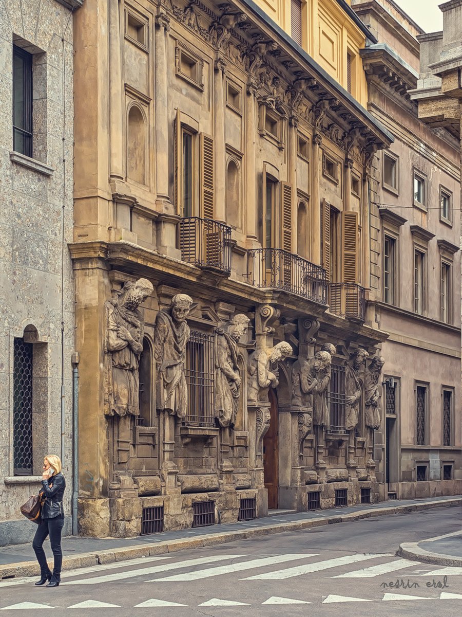 #TravelTuesday #italianlifestyle #streetphotography #balconies #facade