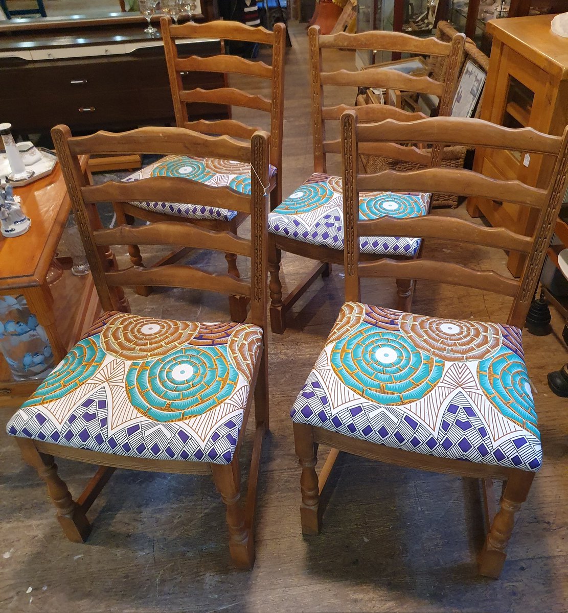 TwistedVintage6's tweet photo. Our bits and pieces in this lovely old printworks building that is #jannersemporium has a broad range! Pop by Brunswick Road Gloucester for a long browse and a good old rummage. #wade #vintage #Retro #modern #Collectibles #gloucester #fleamarket #smallbusinessgloucester https://t.co/TRJs0kZLk6