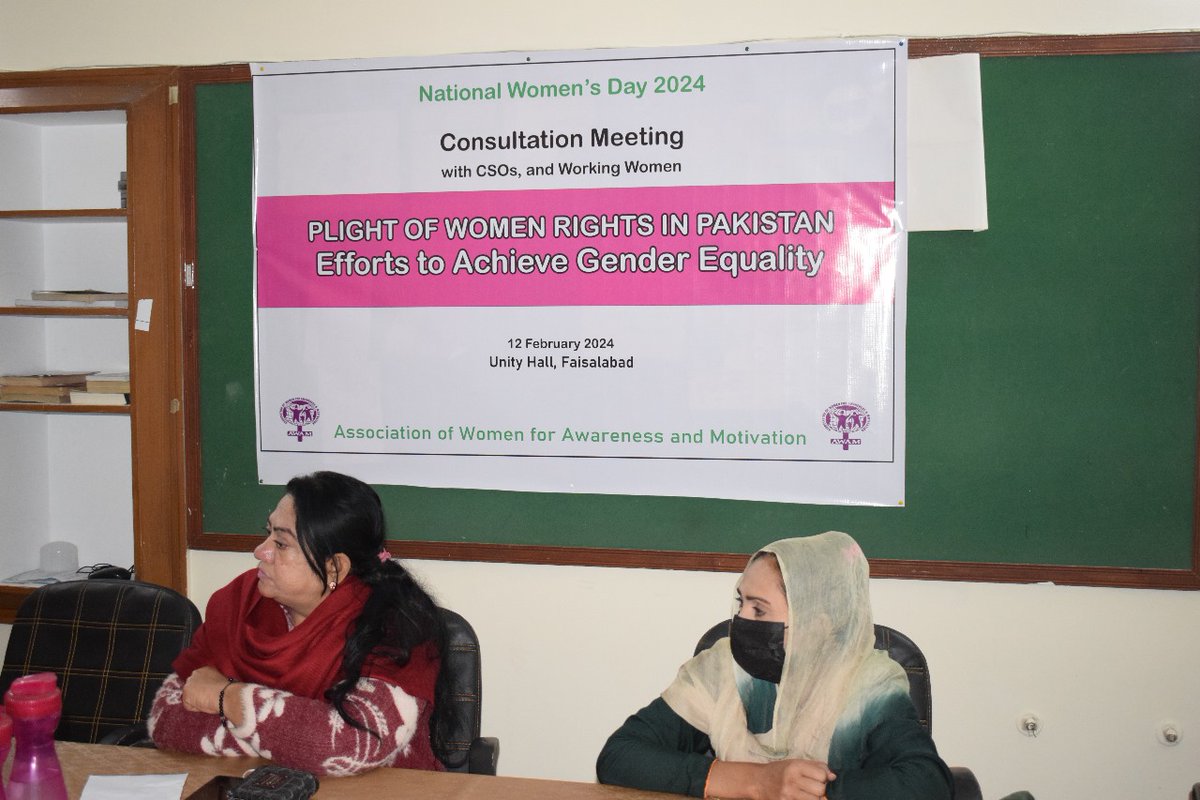 pk_awam's tweet photo. A consultation meeting was organized to observe #NationalWomenDay2024 on the theme " Plight of #WomenRights in Pakistan: Efforts to Achieve #GenderEquality ". The representatives of civil society organizations, home-based &amp; domestic workers actively participated in the meeting. https://t.co/aD2iUhn3PI