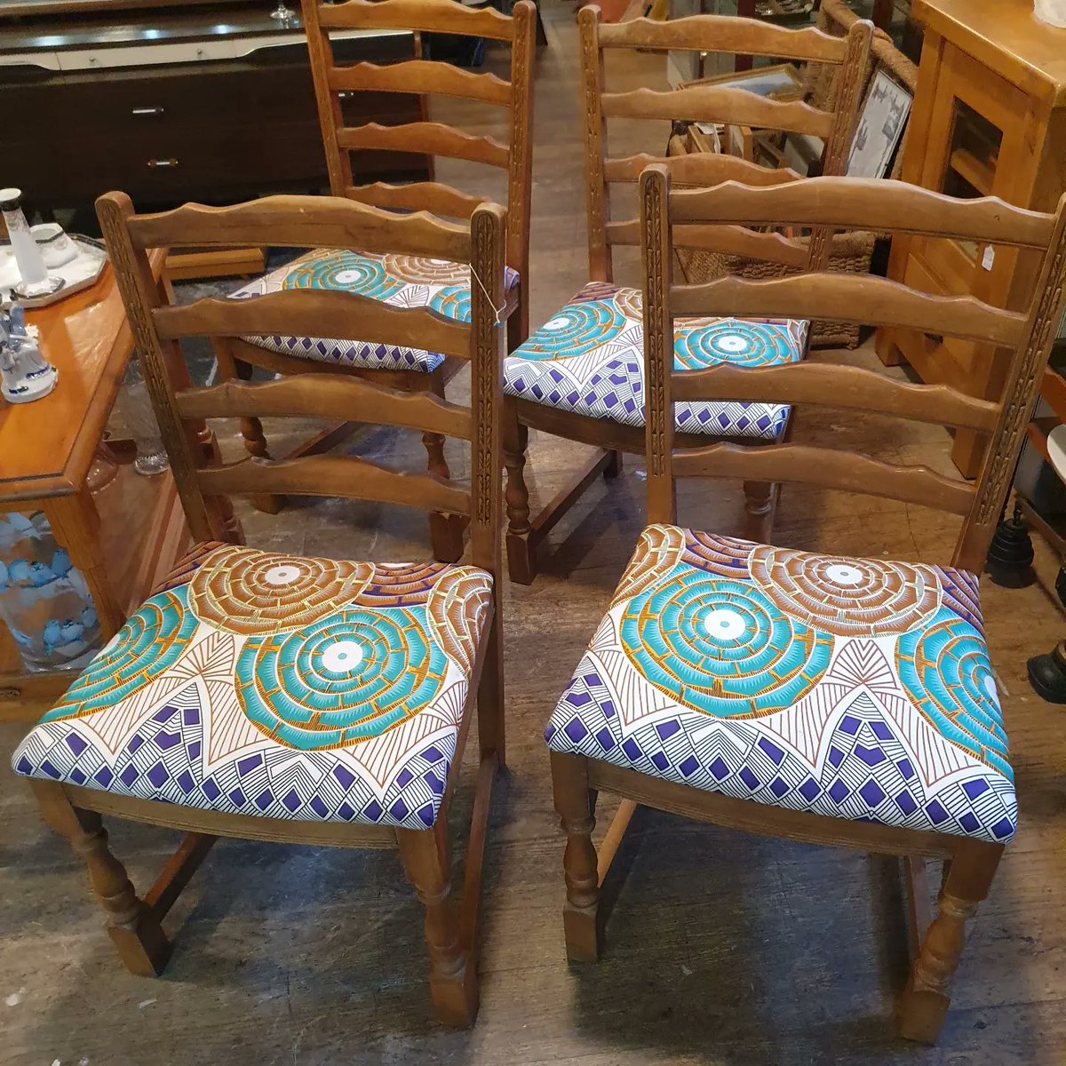 TwistedVintage6's tweet photo. Our bits and pieces in this lovely old printworks building that is #jannersemporium has a broad range! Pop by Brunswick Road Gloucester for a long browse and a good old rummage. #wade #vintage #Retro #modern #Collectibles #gloucester #fleamarket #smallbusinessgloucester https://t.co/TRJs0kZLk6