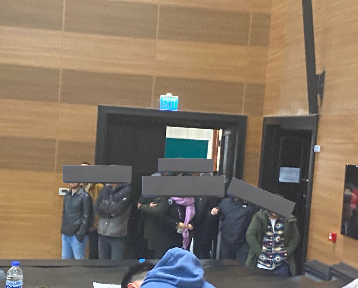 bugün amfi-1de böyle bir şey yaşandı