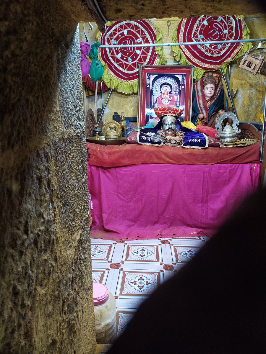 This is the sacred place of Shri Khandoba, Andur (tiny village near Naldurg Fort).

We Can see Weapons (Sword of Shri khandoba), Crown (mukut) which are also kept in puja ! 

Could Feel Supreme Energy taking Darshan ! 
Thought to share with you all...
#Kuldev

<a href="/LostTemple7/">Lost Temples™</a>