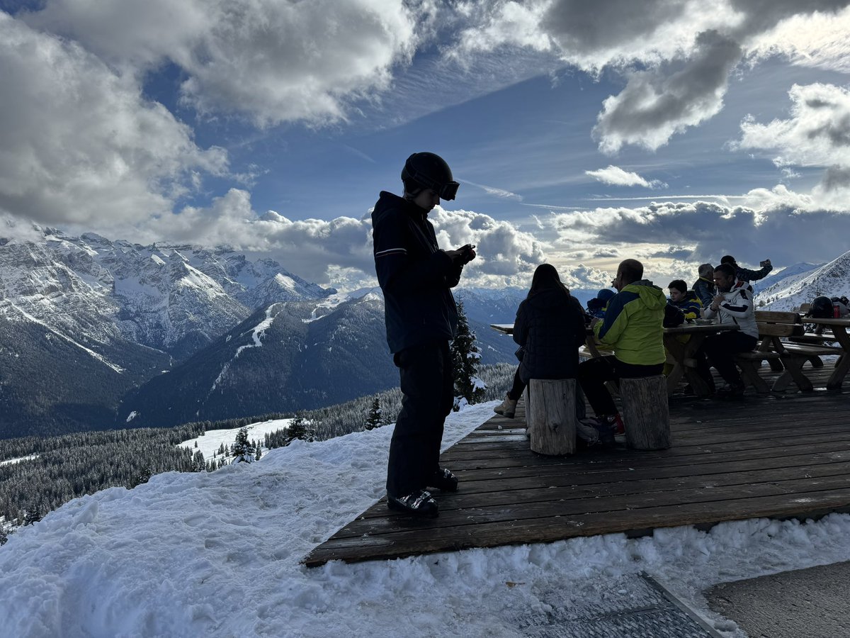 Turned out nice again. All students skiing awesomely! Loads of photos to follow at some point. Forecast tomorrow blinking sunny. TM