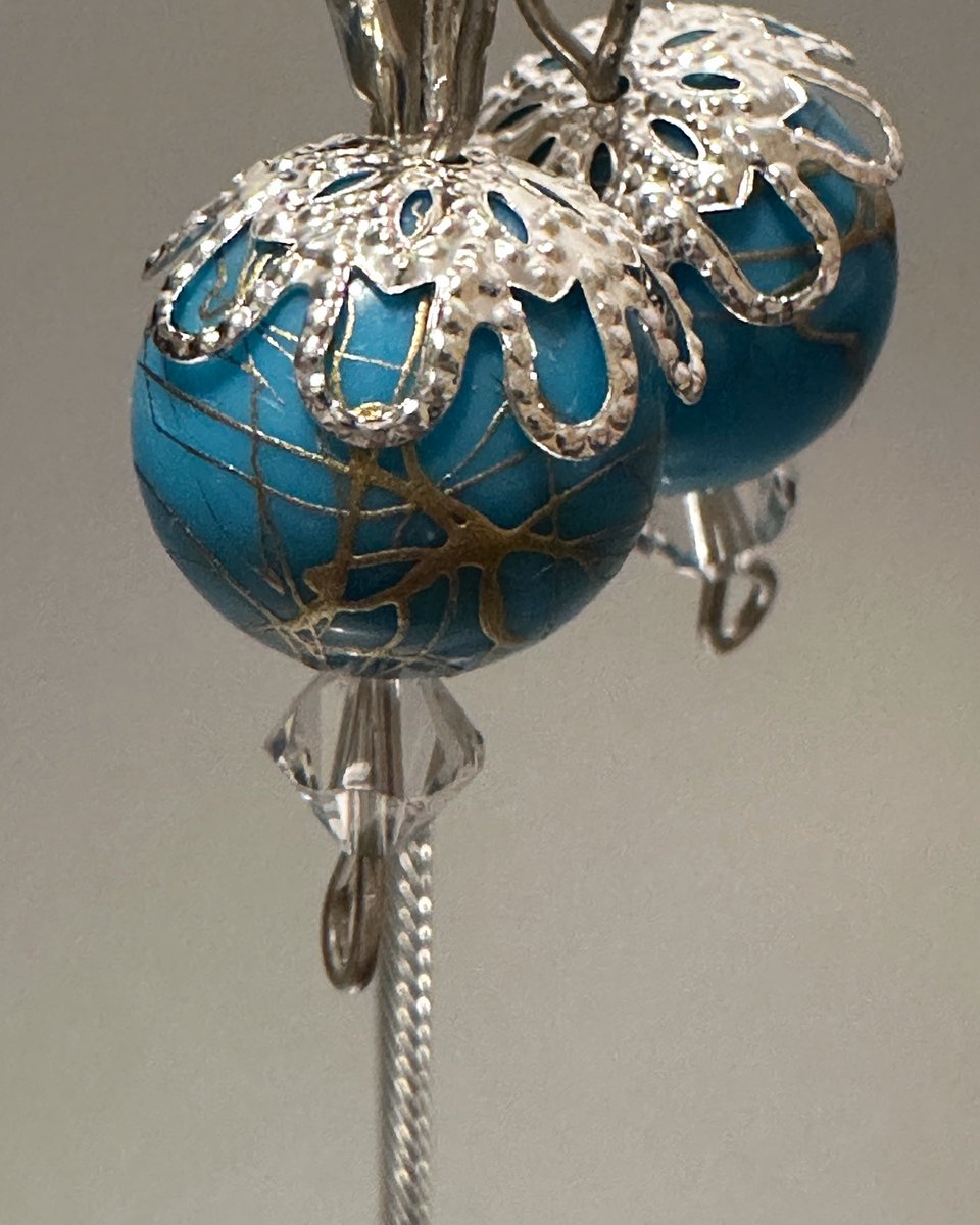 lorene1voice's tweet photo. Turquoise bead with silver veins capped with silver and crystal bead. #fusion #jewellery #February12 #OpusDailyPractice #SurreyBC #artist #handmade #icreate #FebruaryCreativityChallenge https://t.co/K5uwKBzqON