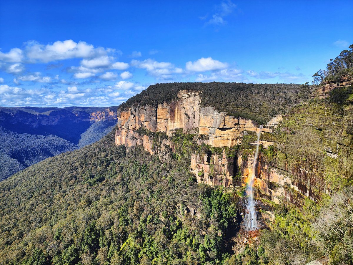 Blue mountains

#snapdragoncovers 
#shotonoppo 
#shotonsnapdragon
#snapdragoninsiders
#oppofindx5pro