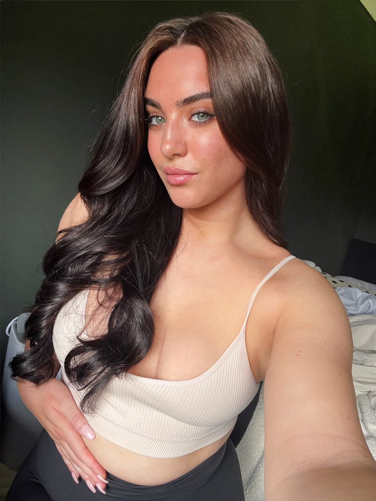 Good morning 🌅 spoil me today, I deserve it.