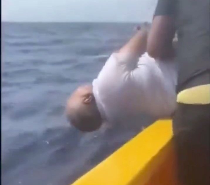 How a Drug lord, Reinaldo Fuentes, was tied to an anchor and thrown into the ocean after stealing 450 pounds of cocaine from the cartel. Watch👇