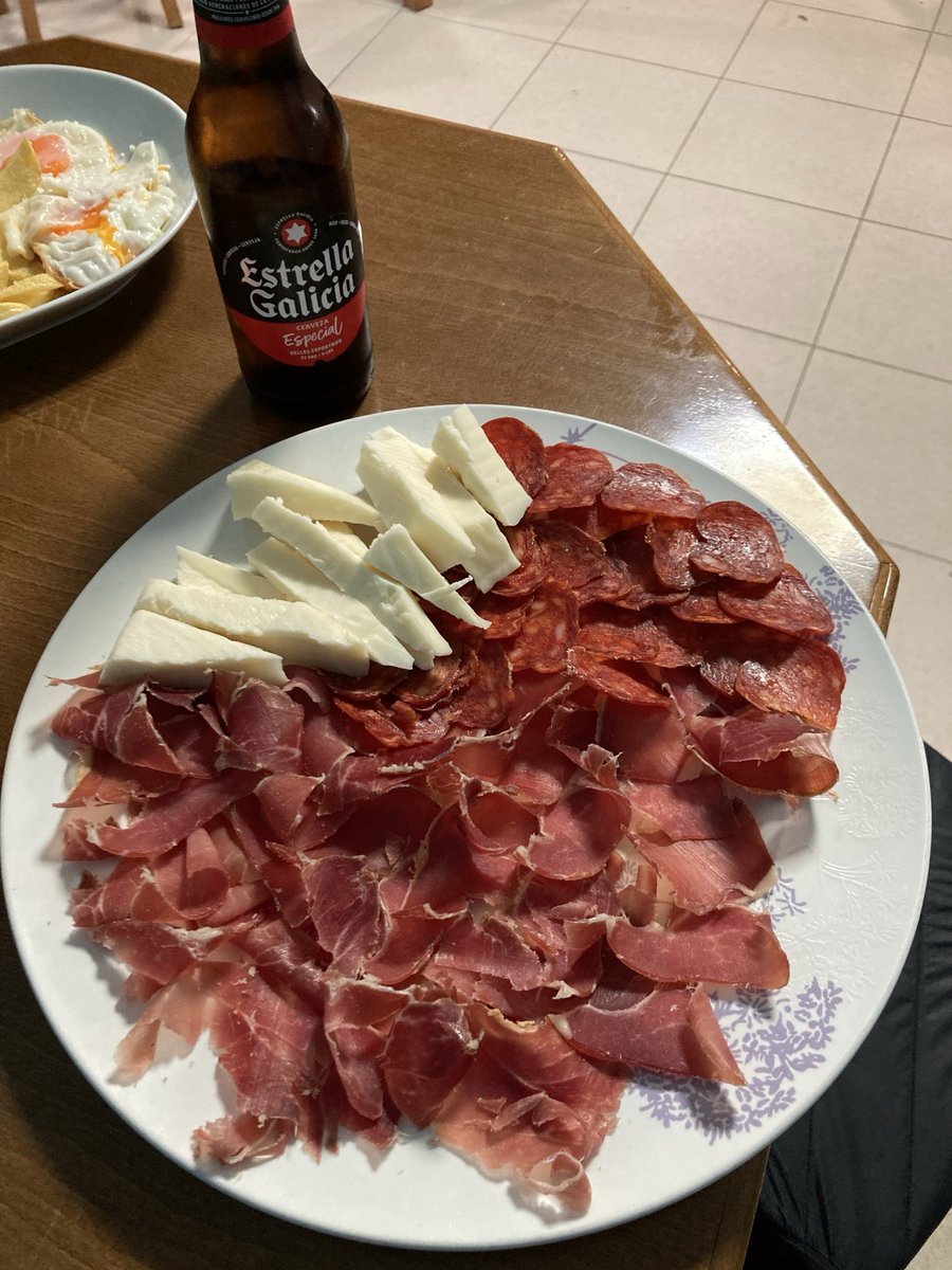 ElRealThing1's tweet photo. It’s #CaminoTuesday and this week’s theme is FEASTING on the #CaminoDeSantiago 

This truly was a feast, prepared for us by the kindly owners at Mesón Rosalía de Castro in Negreira (after they had already closed the kitchen).

#RealSpain

https://t.co/4K2lhK0y4A https://t.co/DsHjIibgQV