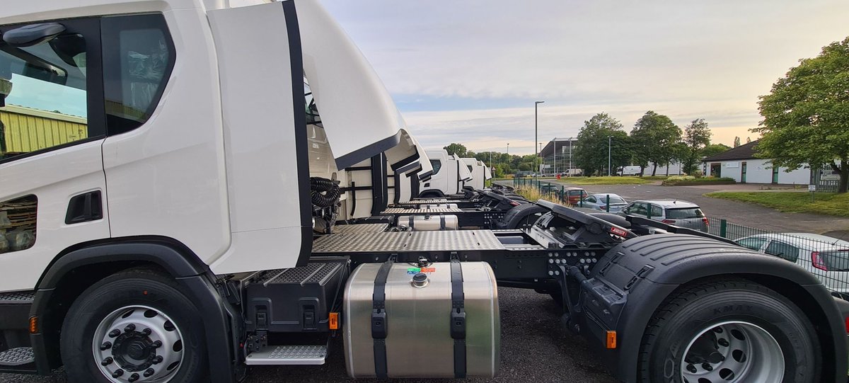 CenturionTrucks's tweet photo. Going Bespoke with Centurion: Delivering custom vehicles involves precise coordination for timely fitting of add-ons. Centurion makes it seamless, ensuring vehicles are ready as promised. Our commitment to excellence sets us apart. #CustomVehicles #LogisticsExcellence https://t.co/YQXWjKABRH