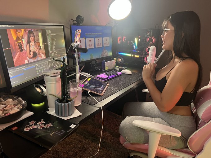 Live now! 🥰 Come play Mario and build a lego with me 🤓💕  https://t.co/txuiMWLdpO https://t.co/bOV7DQ<a href="/tag/mvsales"class="tags"><span>#mvsales</span></a>