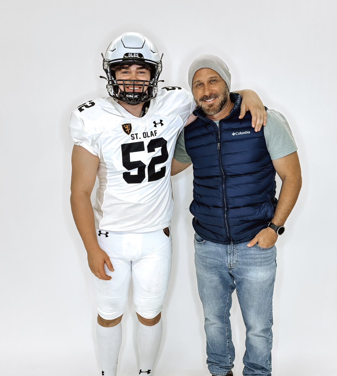 AustinRS_Wisdom's tweet photo. After a great visit and conversation with the Saint Olaf staff and @CoachLucasKlein I am more than blessed to receive an official roster spot offer from Saint Olaf football 
@lancewisdom17 @Throw_2_Win @RyanWrightRNG @FootballCrespi https://t.co/PpDDONtd4X
