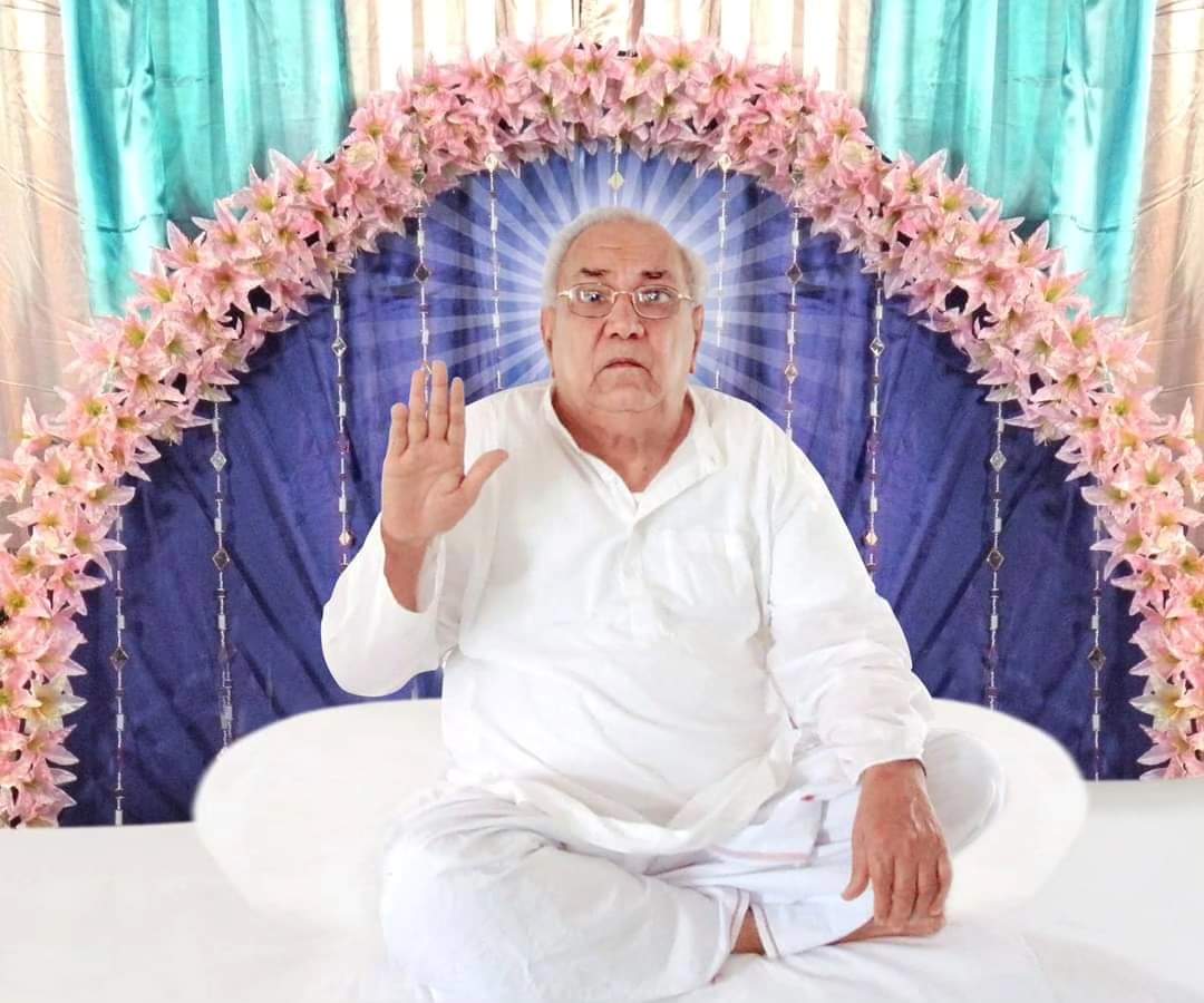 कौन कहता है ,मेरे सतगुरु के दरबार में आए वो लोग गरीब होते हैं
मैं कहता हूं सतगुरू के दरबार में जो आते हैं बडे़ खुश नसीब होते हैं।
जय गुरुदेव 🙇