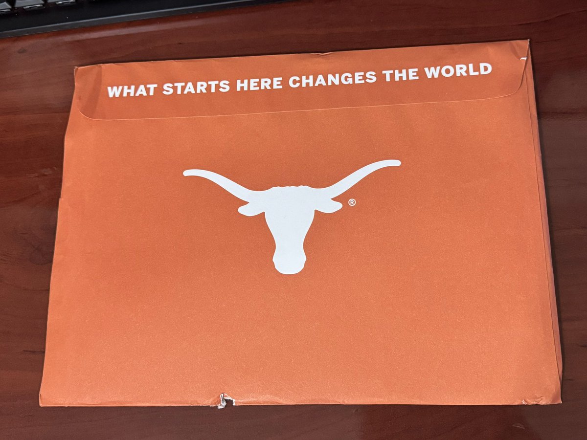 The official acceptance letter from @CockrellSchool @UTAustin @UTAerospace just arrived today. Thank you @loridrapp, Mr. Pike, Mr. Duenes, Ms. Day @Marcus_HS for letter of recommendations 🙏🏻🤘🏻#UT28 @BeALonghorn