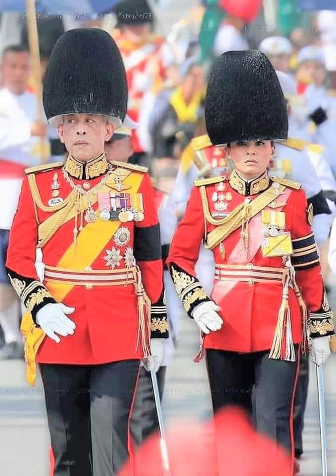 HupzdNM9qWxEwUq's tweet image. ทรงพระเจริญ