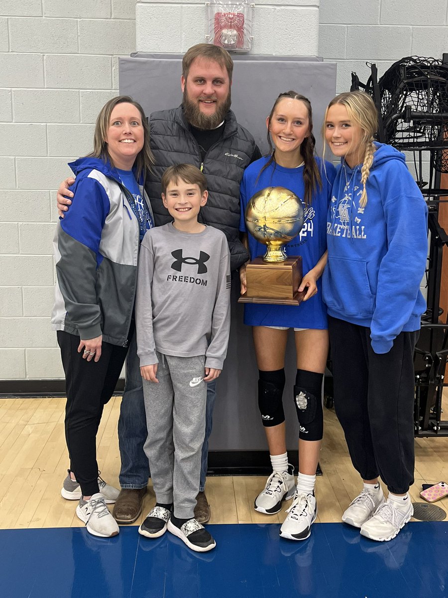 AngieSchrage's tweet photo. #BiDistrictChamps
#VALadyPanthers https://t.co/z6fV4Z2yoM
