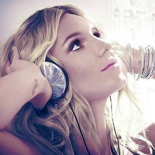 ABeardedHero's tweet photo. What’s the last Britney Spears song you listened to? 🎧 https://t.co/YinMattxnR