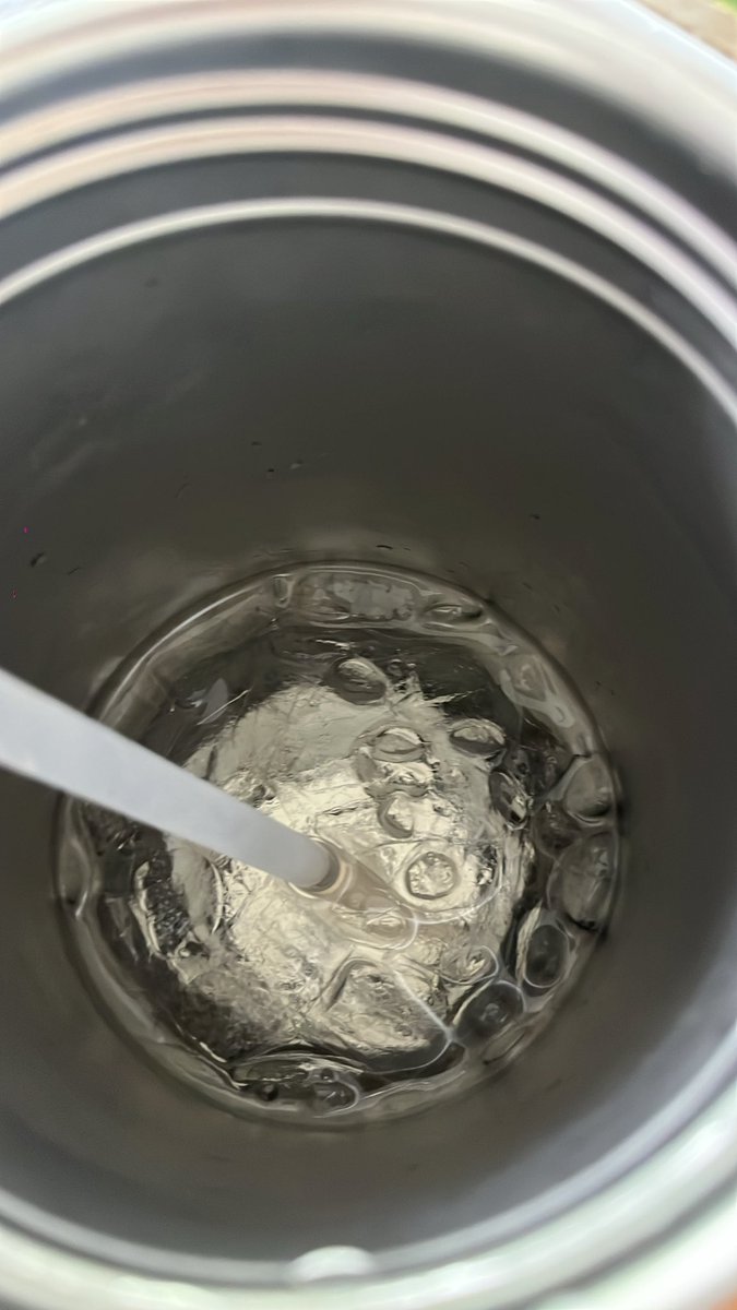 Stanley cup yang bisa banget es batu bertahan 1 1/2 hari trus klo diisi lagi aernya dinginnya bisa mpe besokannya 🫶🏻🫶🏻