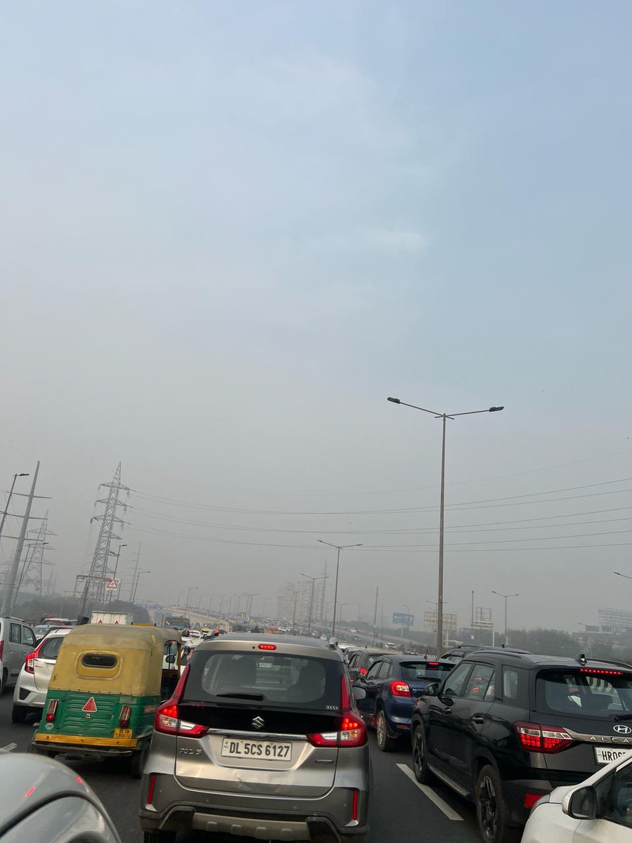SSTalks_Saurabh's tweet photo. Country seems to only know is to agitate, struggle in NCR begins for commuters. #Hatekissanandolan https://t.co/nQMPxqXvHj