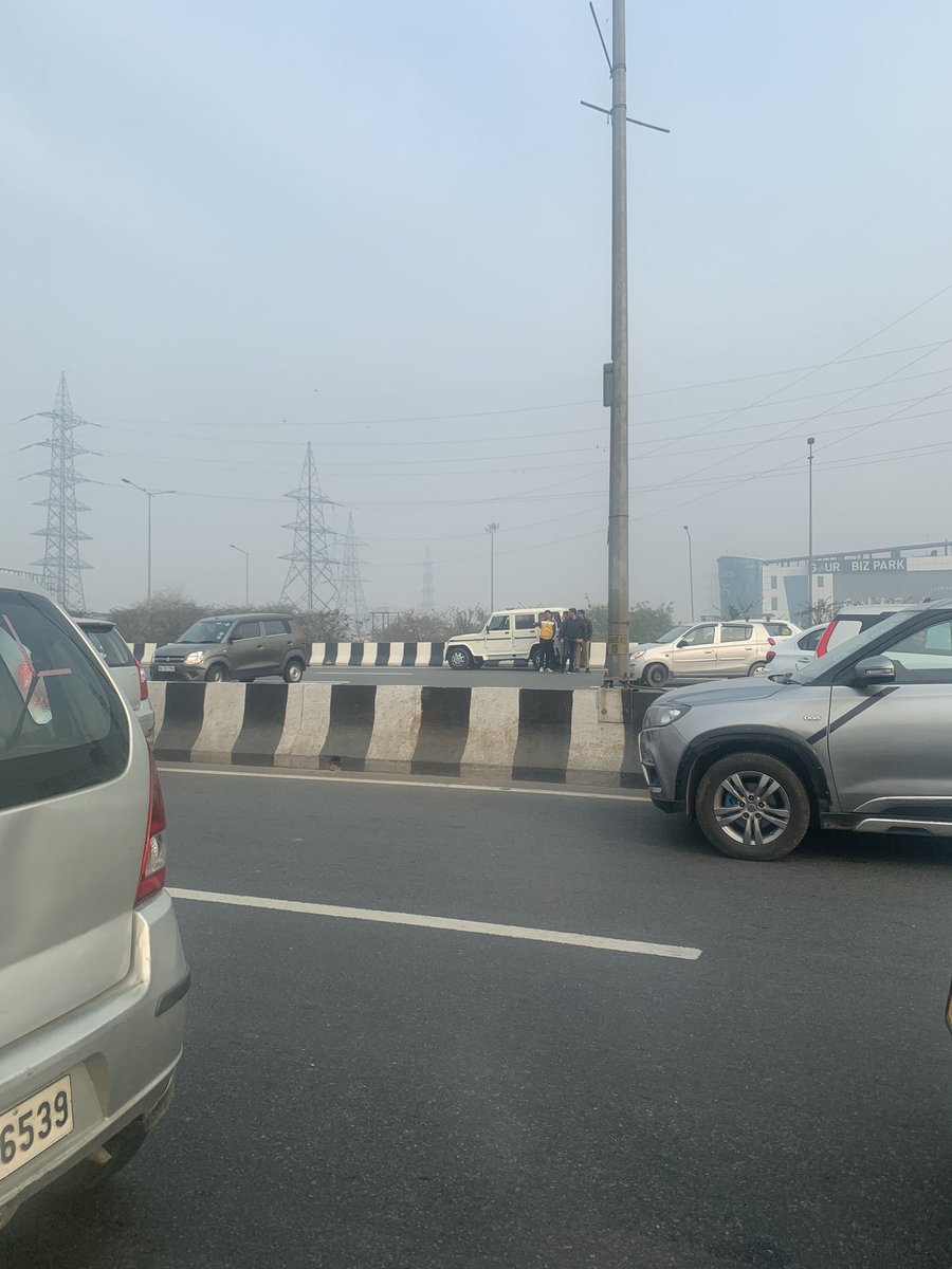 SSTalks_Saurabh's tweet photo. Country seems to only know is to agitate, struggle in NCR begins for commuters. #Hatekissanandolan https://t.co/nQMPxqXvHj
