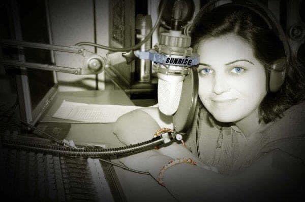 Uroojsayyami's tweet photo. #worldradioday2024 always happy to share I started my journalistic career as Radio broadcaster #Thankyou #FM101 #FM103 and #DW #bonn #germany 🇩🇪
The picture doesn’t belong to black & white era lolz my Producer then made it to highlight my eyes 😅 https://t.co/j6IStffQjM