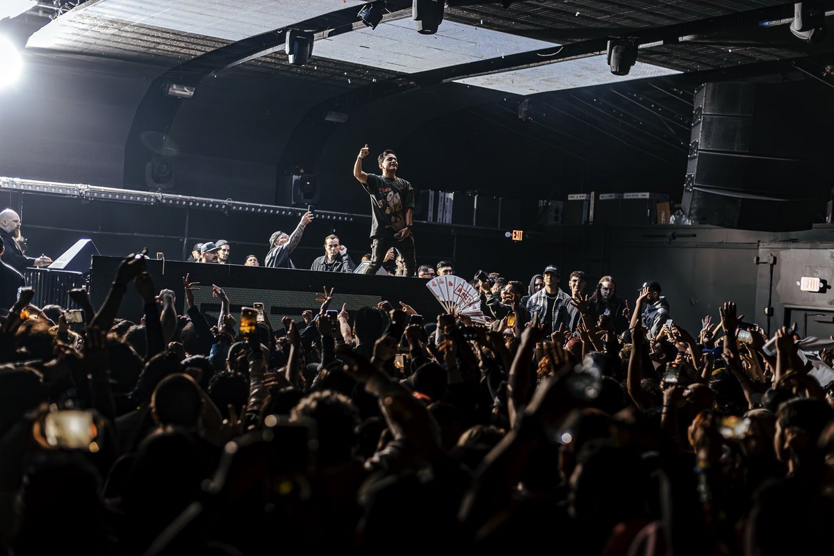 IAMGEOOFFICIAL_'s tweet photo. Still can’t believe I sold out Academy! I use to dream of moments like this. I seriously love you all 😩❤️ https://t.co/kbdI1oRAgg