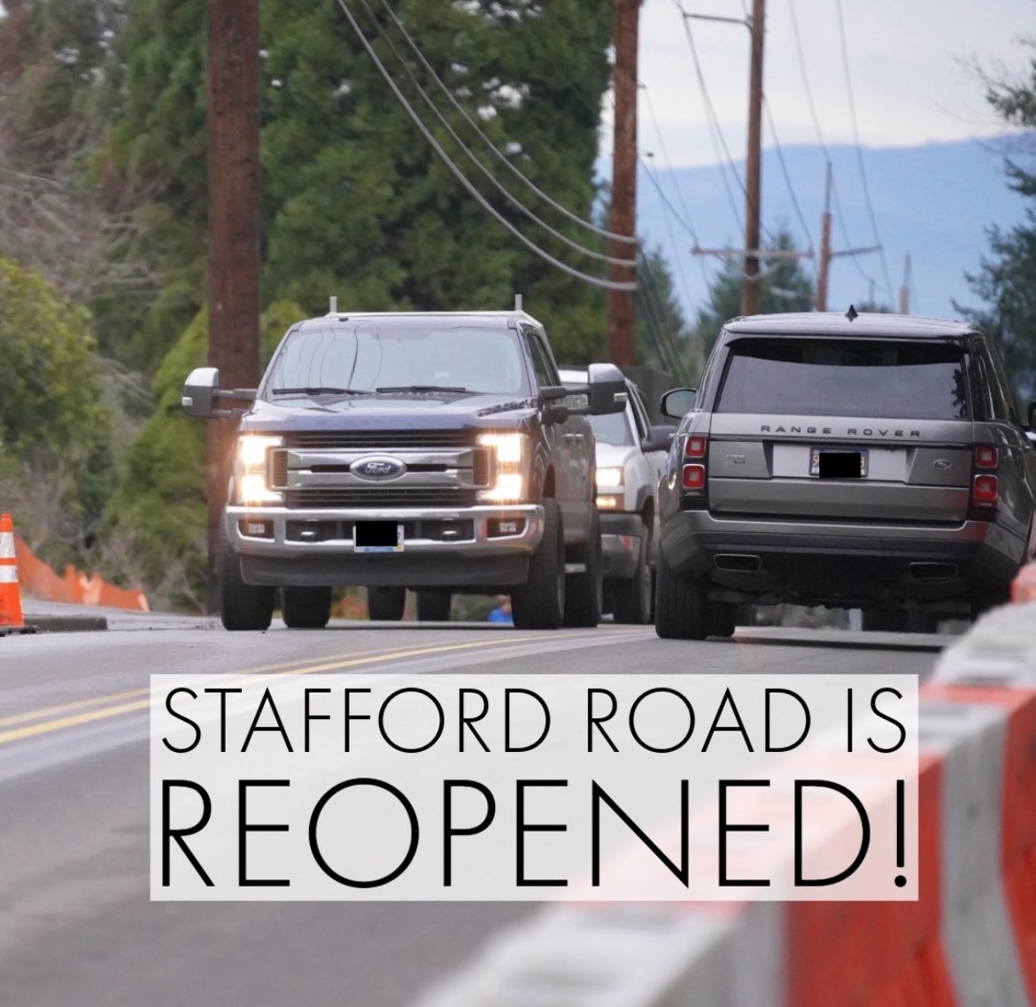 LakeOswegoInfo's tweet image. ⚠️TRAFFIC ALERT-STAFFORD RD REOPENED

As of 7:15pm Mon. 2/12

Good news! Stafford Rd has now been reopened. Thank you for your patience and thank you to @LOPolice for assisting with traffic and detours. 

#LakeOswego #RoadOpen