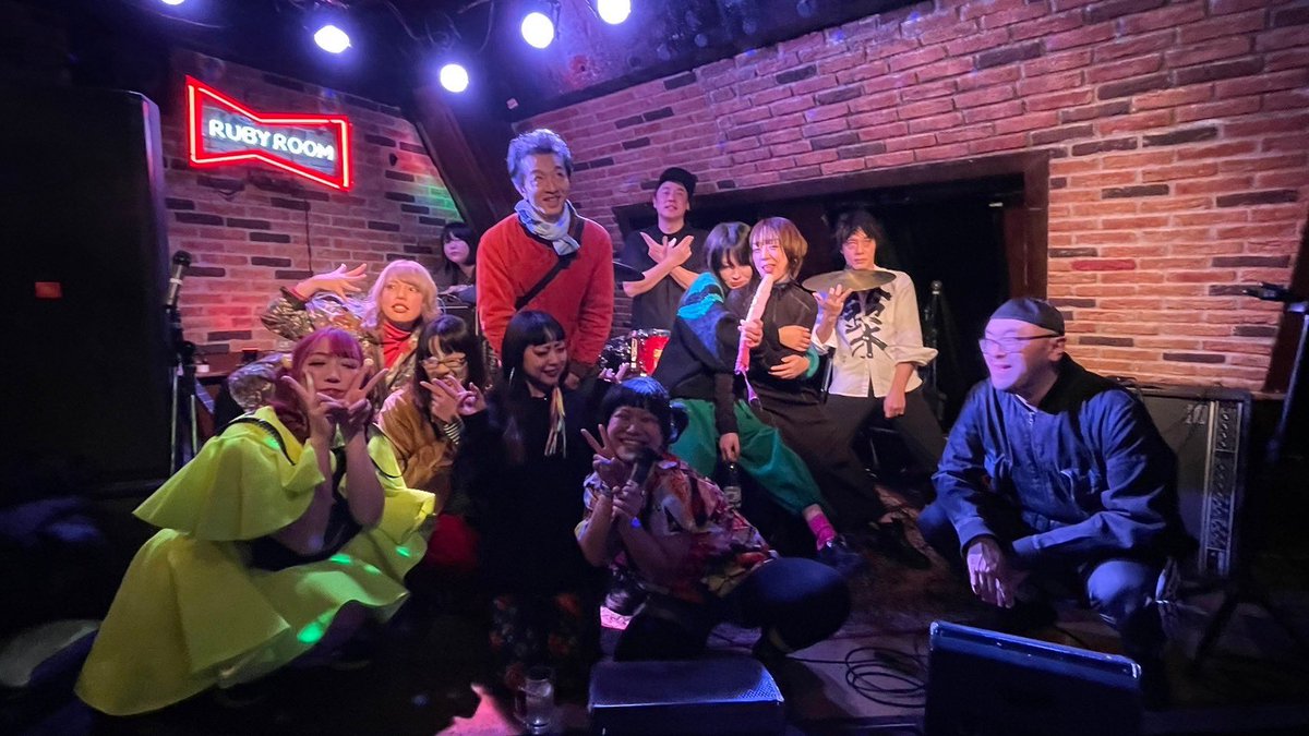 Morastocisum's tweet photo. ▷▶︎THX
BINJU、ダムダム団、美広まりな、DJ kazuho、Takurow(DJ HEADGEAR)、Yo Asai、RUBYROOM SHIBUYA、ご来場戴いた多くのオーディエンス、久々に会えたnote仲間、この企画開催に協力してくれた全てのサポーター、最初から最後まで最高のテンションで遅い時間までありがとう。 https://t.co/tdSSFE68Fb