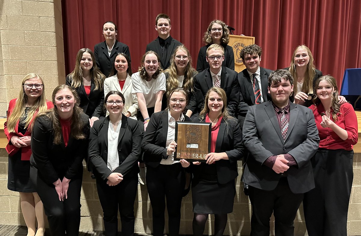 The Huskies are the Central Conference Team Sweeps Runner-Up! ❤️🐾🗣️ #aurorahuskies