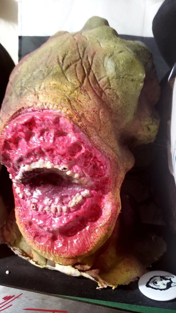 KrankyHorror's tweet image. I have a latex version of the creature mask hand made by Robert Bravo the FX  guy. #FrightClub