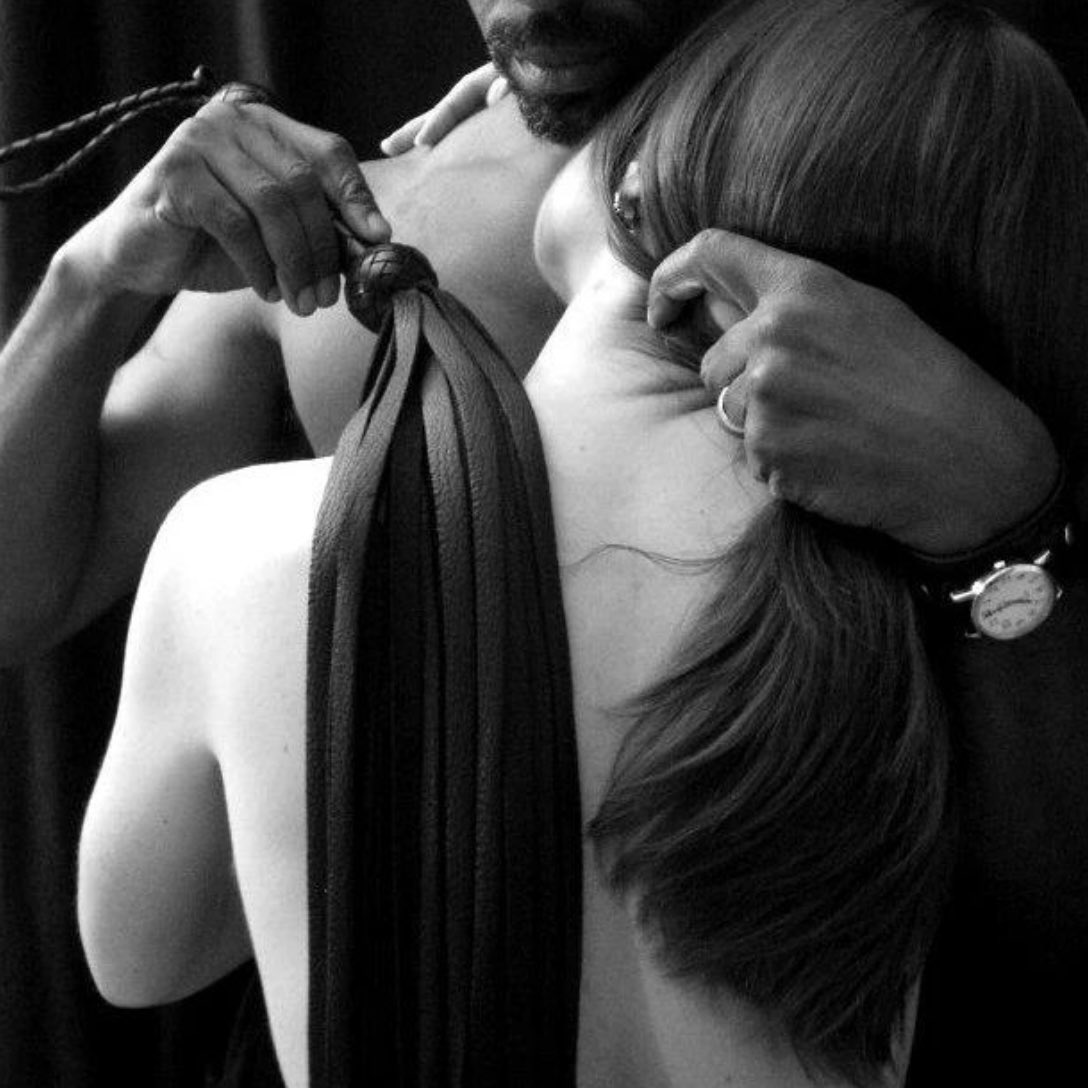 PlayroomX's tweet photo. Consent makes all the difference. In BDSM, it’s about exploring limits safely, with respect for each participant’s boundaries. Abuse disregards consent and inflicts harm. #ConsentMatters #KnowTheDifference https://t.co/9rEuQFWbB2