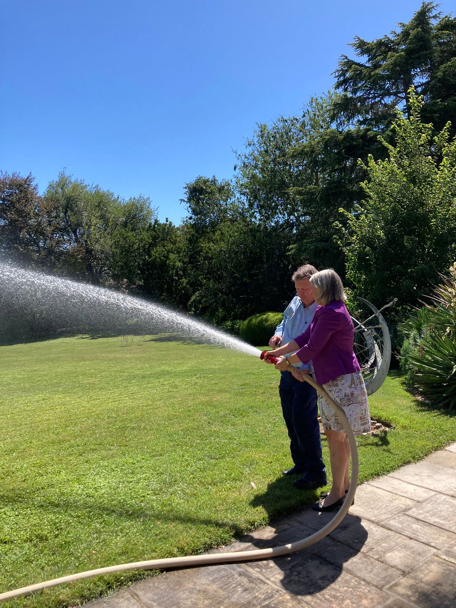 GermanyInOz's tweet photo. 🔥Are you #Bushfire ready?
Special thanks to #ACTRuralFireService who facilitated a training session for the team of @GermanyInOz on emergency 🆘 preparedness. 🇩🇪Ambassador Grzeski set a good example when handling the fire hose 💦 #EmergencySurvivalPlan
👉https://t.co/DyxH63x83P https://t.co/pXhK8ciQja