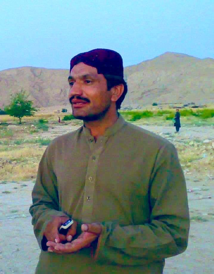 Hani_Baloch20's tweet photo. سنگت ثناء بلوچ کی یہ 13ویں شہادت ہے جس نے اپنی پوری زندگی بلوچستان کی قومی آزادی کے لیے وقف کر دی، انہیں 7 دسمبر 2009 کو سیکیورٹی فورسز نے اغوا کر لیا، ریاستی مظالم اور ٹارچر سیل کو سہتے ہوئے دو سال بعد ان کے جسم کو گولیوں سے چھلنی کر دیا گیا۔ https://t.co/aKOllglDpb