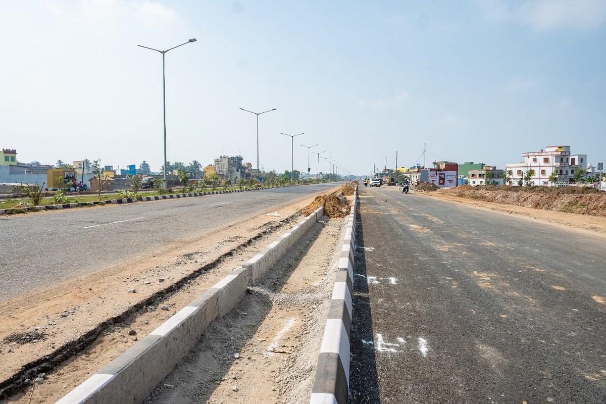 OBCC_Odisha's tweet photo. The ongoing activities at the Shree Setu are advancing consistently. The project encompasses works such as the construction of the welcome gate, the laying of paver blocks, installation of drains, footpaths, and friction slabs, all of which are currently in progress.
#shreesetu https://t.co/SbMsdNKTWW