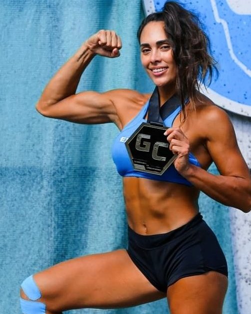 teamazul___'s tweet photo. Macky le vuelve a decir AnaFlan
lo que ya se sabe...

En duelos definitorios, aquí la que mando soy yo.

¡¡Felicidades Amazona!!

#ExatlónMéxico https://t.co/YdhFgxXyCm
