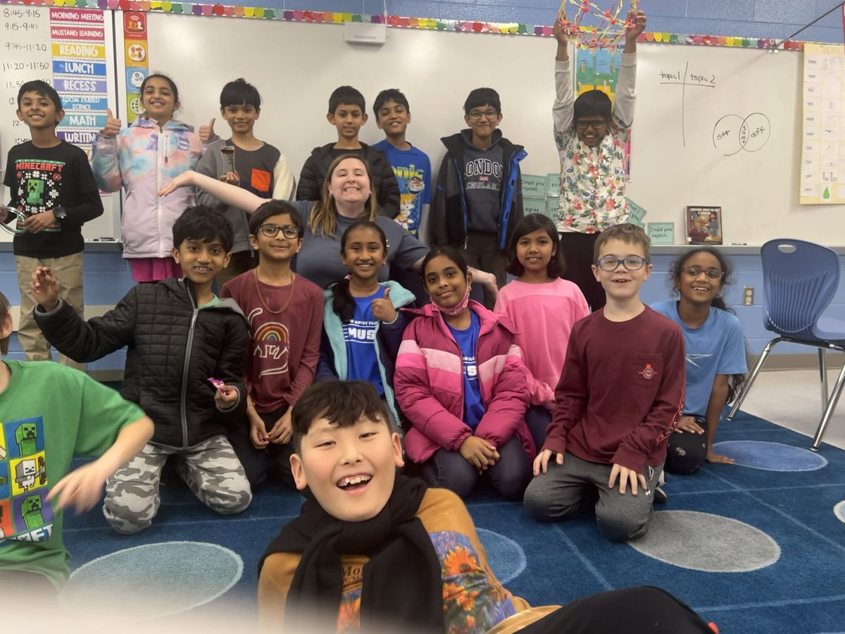mrsadkissonlcps's tweet photo. Had such a fun lunch bunch with my kiddos from last year! @McNairUpperES #reunited https://t.co/0qp3v4qkPq