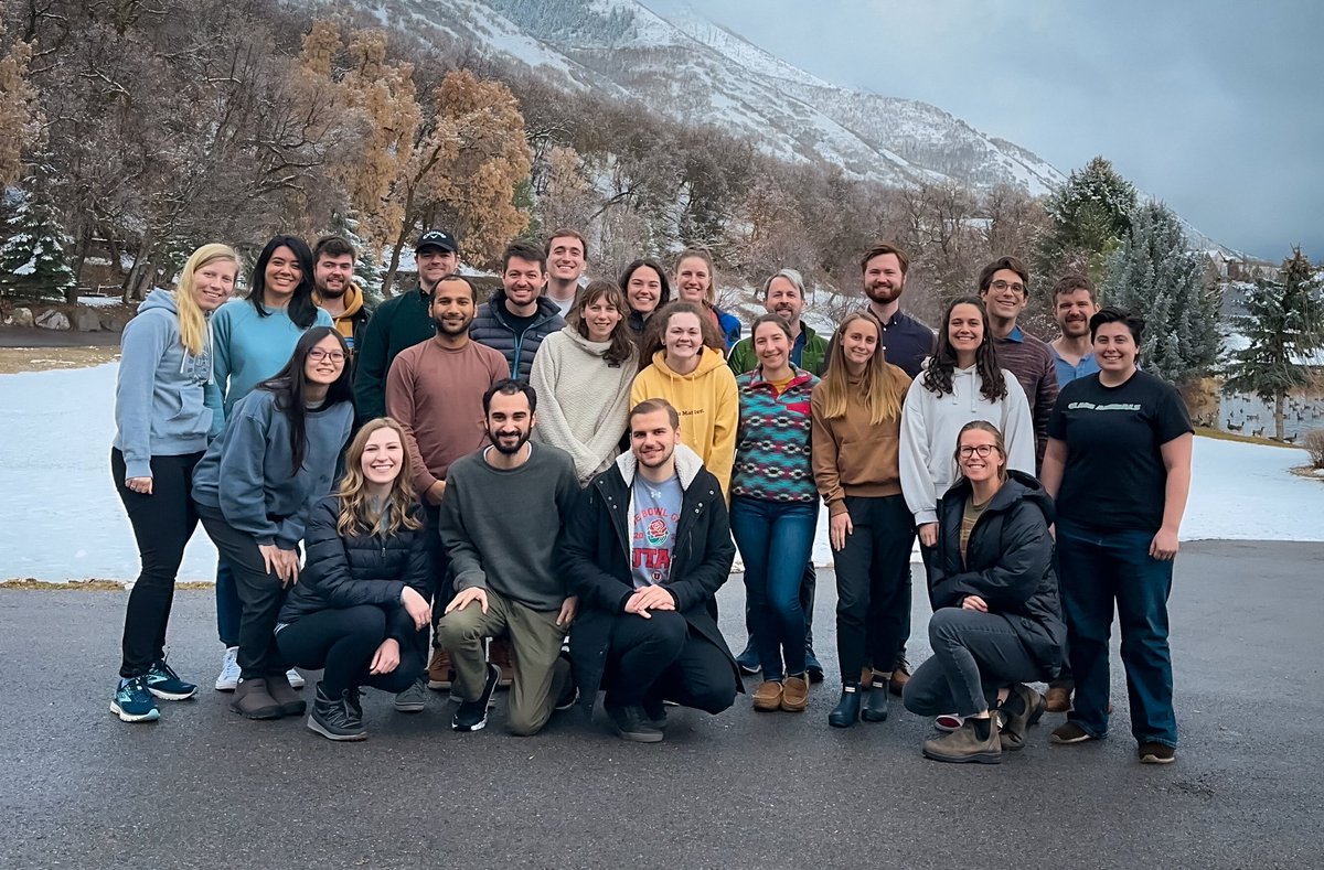 aleriagr's tweet image. Coming back from our annual retreat with @Sigman_Lab. We had chemistry discussions, new intracollabs coming and ofc tons of fun 😏🍻⛷️🎲🏀🃏🎮