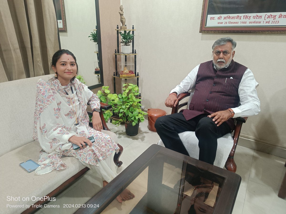 SumanSinghBJP's tweet photo. आज भोपाल प्रवास के दौरान माननीय मंत्री पंचायत श्री @prahladspatel जी से उनके निज निवास पर पहुंच कर सौजन्य भेट की साथ ही मध्यप्रदेश के जनपद के सारे जनप्रतिनिधियों से मुलाकात करने के लिए चर्चा किए माननीय मंत्री जी द्वारा जल्दी ही सबसे मिलने का आश्वासन दिया गया है
@narendramodi जी https://t.co/AdKXIBPR6Q