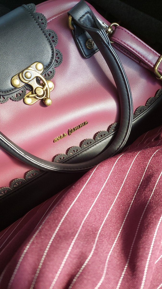 平日ですが
親から｢ランチ行かない？｣と
お誘い頂いたので
少し外に行ってきます