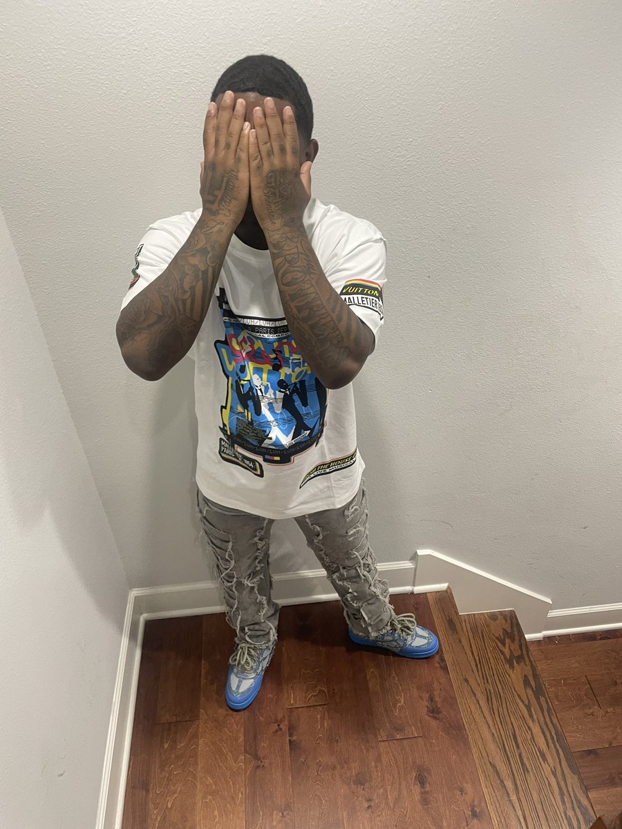 ftfceo's tweet image. BACK 2 BACK ON THEM FOLKS IAN COME HOME 2 PLAY CATCH UP I STAYED DOWN FOR THIS 🤷🏽‍♂️💫 #FTFCEO #FREEPOPS #YFN4L