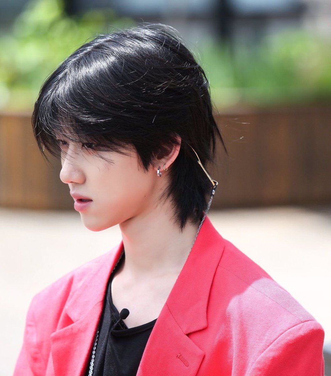 _haofolder_'s tweet photo. I heard the best hairstyle so I'm here with my minghao black mullet hair agenda. https://t.co/L212Ax6Dig