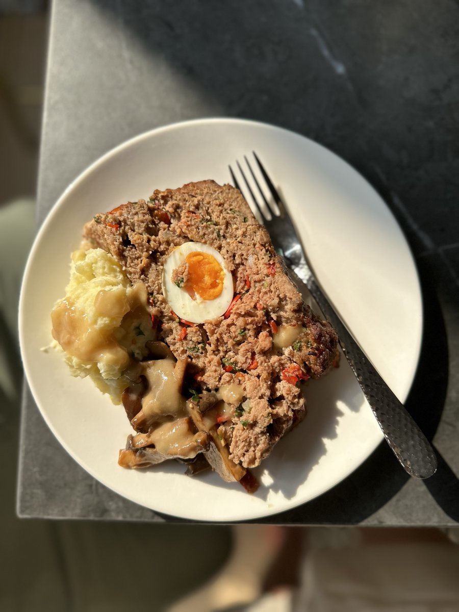 TrngQucDng3's tweet image. German Cuisine on Lunar New Year
Hackbraten with gravy sauce and smash potatoes
Sauteed mushroom
Salad with balsamic sauce
Hanoi coffee egg
#kitchenlab #hiddebkitchen