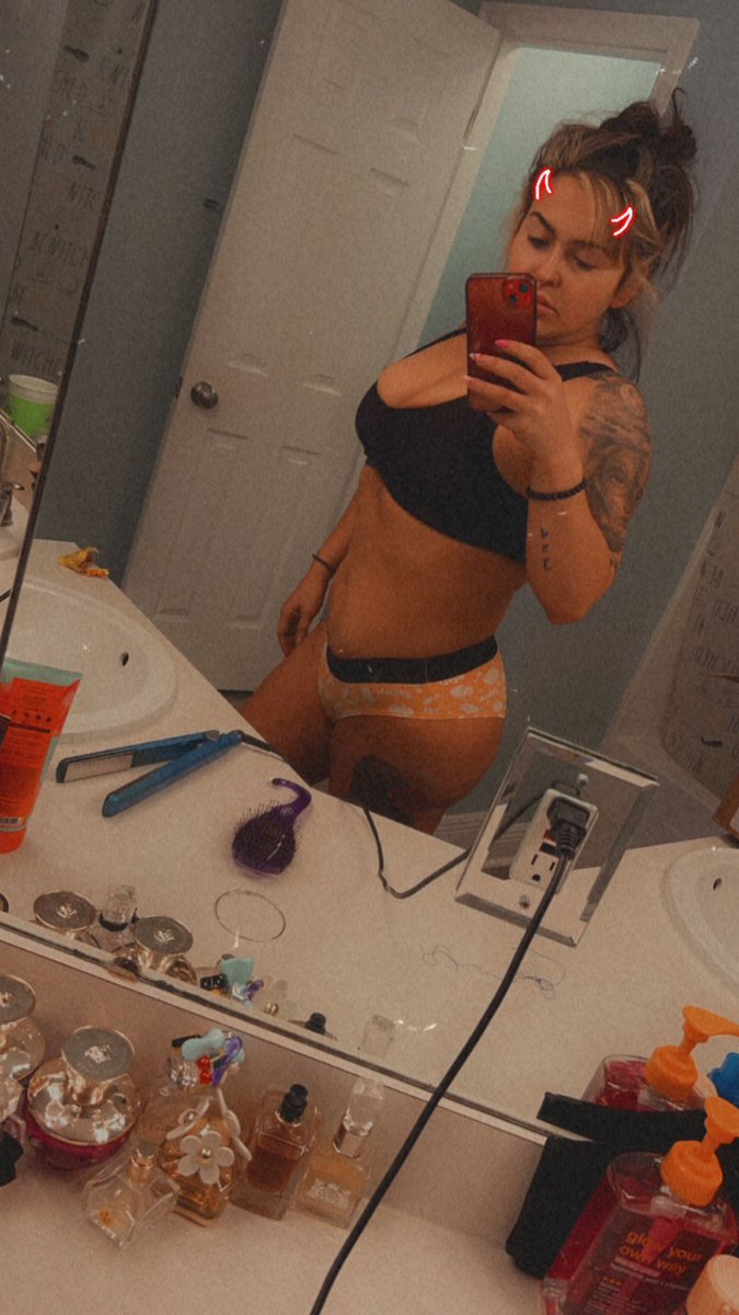 Rubywoo9123's tweet image. Just trying to get right so I don’t get left 😂