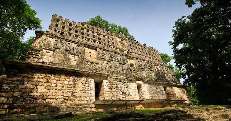 Cuauhtemoc_1521's tweet photo. #mesoencuesta
Cuál es tu zona arqueológica o sitio preferido del antiguo mundo maya? Y por qué razón? Hay muchas por mencionar:
Tulum, Cobá, Copán, Tikal, Calakmul, Toniná, Ek Balam, Bonampak, Yaxchilán, Chichén, Uxmal, Mayapan, Kabah, Sayil, el Rey, Uaxactún, Kaminaljuyu. #PARTICIPA