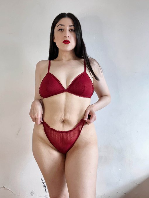 Yo creo que hoy me duermo as&iacute;. https://t.co/NGUK1XH9uH