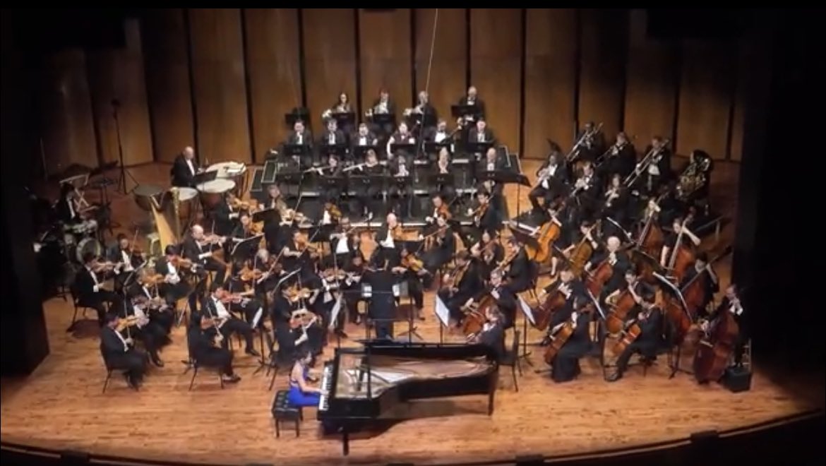 #Gershwin’s iconic #RhapsodyInBlue was premiered exactly 100 years ago on this day. Sharing this full video from an exhilarating performance with @TMCOrchestra @hobbycenter 
youtu.be/EG9jfxnURbs?si…
#pianist #musicmedicine #musicinmedicine